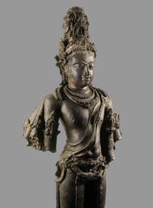 Figura de Avalokitesvara del período Srivijaya, encontrada en Chaiya, Tailandia, siglos IX-X (bronce)